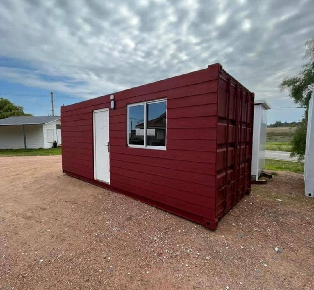 Maison conteneur de 6 mètres, rouge bordeaux, avec salle de bain et cuisine 4