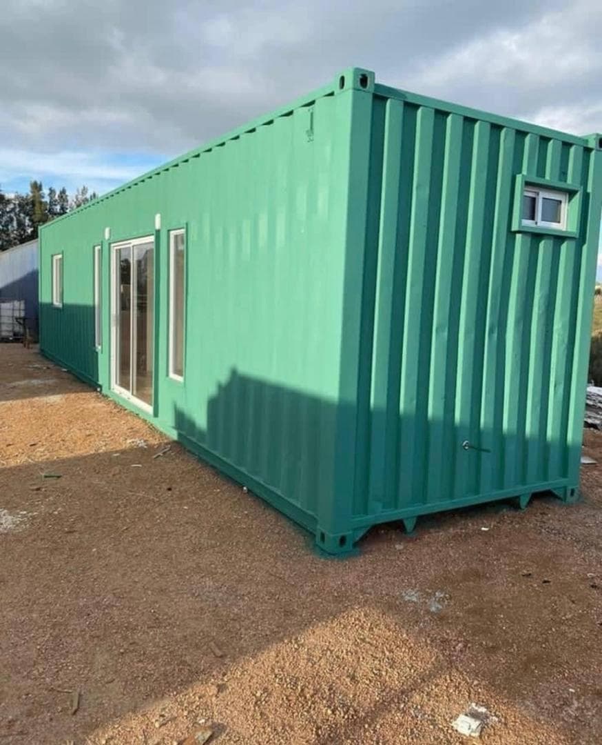 Maison écologique en conteneur de 40 pieds avec cuisine complète et chambres 2