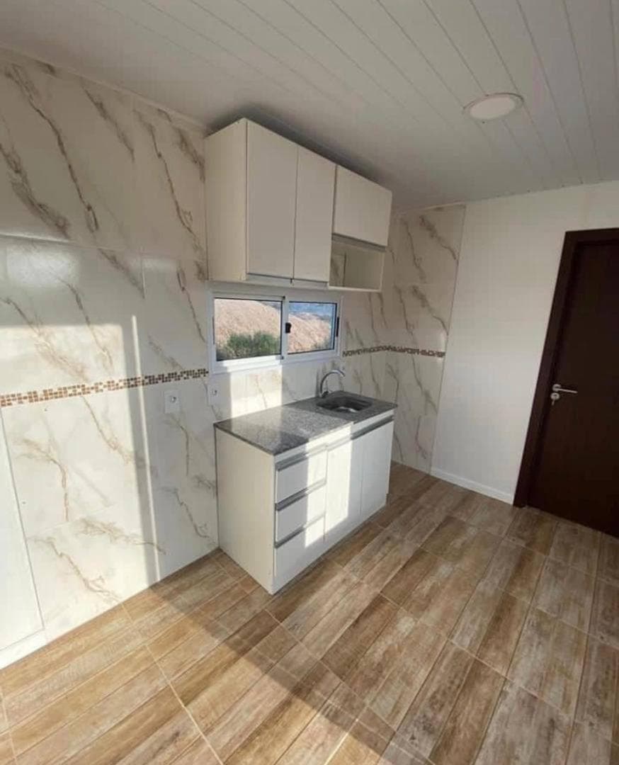 Maison écologique en conteneur de 40 pieds avec cuisine complète et chambres 3